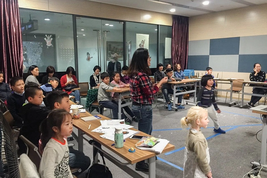 Interactive roromedia Kinect Game Enhances Mozart Workshop in Shanghai